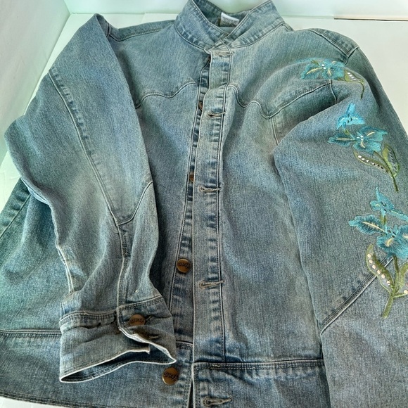 NWOT Sage 56 Embroidered Denim Jacket Turquoise Floral Design on Right Sleeve. - Picture 7 of 10